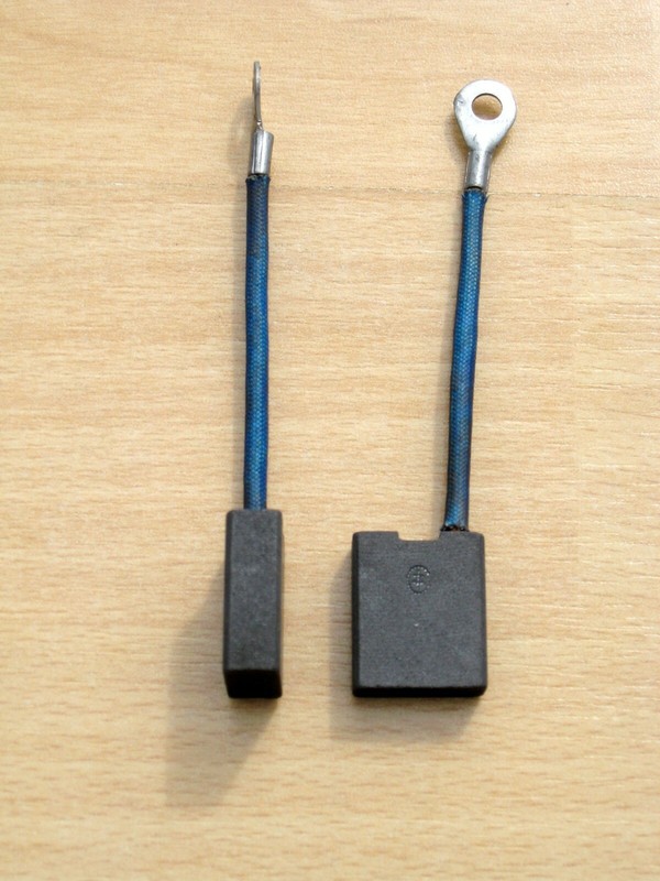 Renault Primastella, Vivastella, Reinastel, Charbon Balai Dynamo 17527, Lot De 2