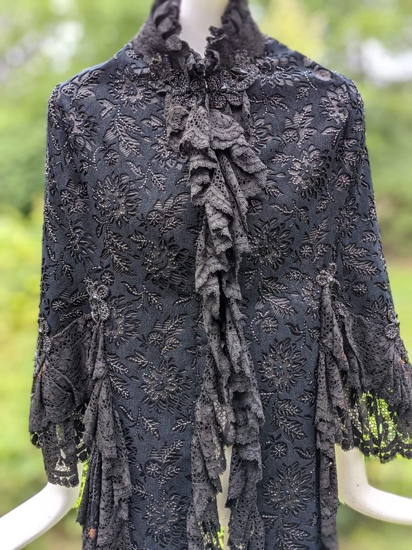 GOTHIC VICTORIAN 1870'S BUSTLE BACK CAPE DRIPPING IN LACE & JET