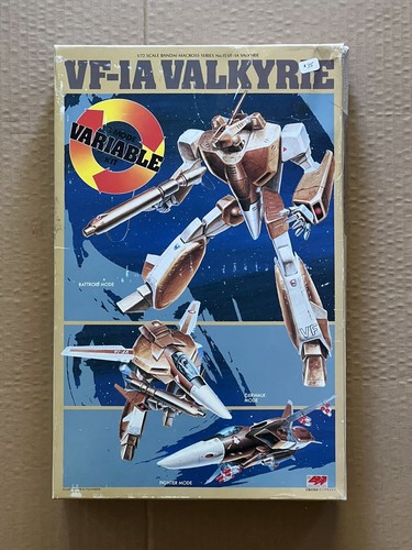BANDAI MACROSS VF-1A VALKYRIE Variable 1:72 MODEL KIT - Vintage