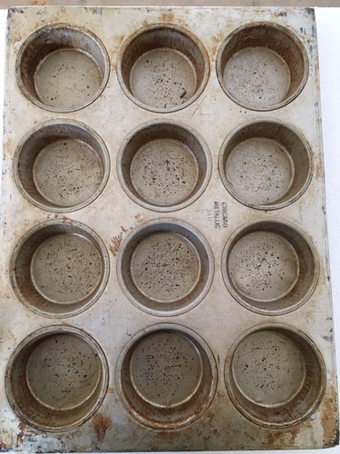 Chicago Metallic Commercial Muffin Pan 12ct 13 X 18 BUY 1 OR ALL 17 3/4 X 12 7/8