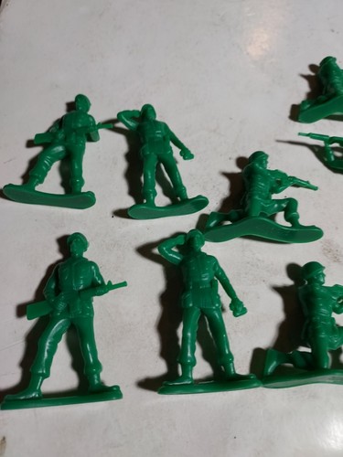 Lot of 13 - Disney Pixar Toy Story Thinkway Green Army Men