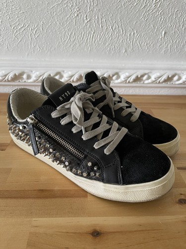 Steve Madden Parka-M Black Stud Zip Sneaker Shoes Low Top Women Sz 9M US
