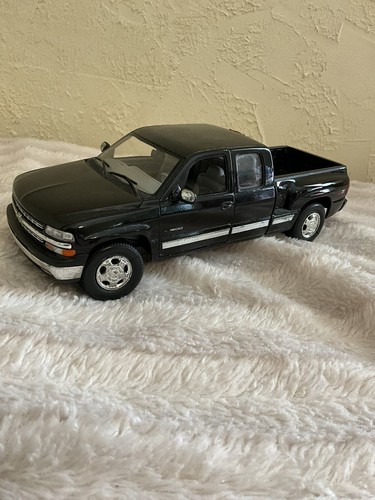 WELLY 1999 Chevrolet SILVERADO 3 Door Extended Cab Sport sid