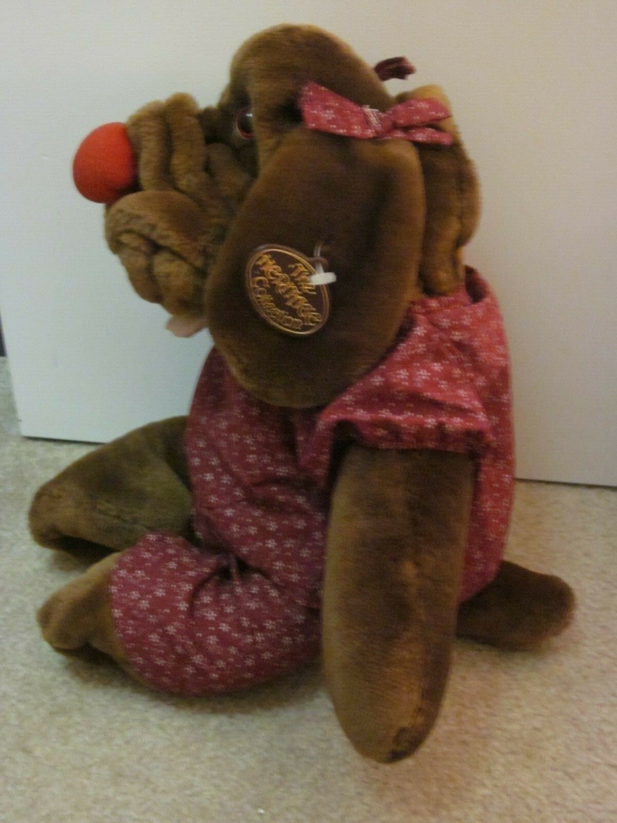 Ganzbros Wrinkles Girl Hound Dog Plush Hand Puppet 1981 With Maroon Outfit & Tag