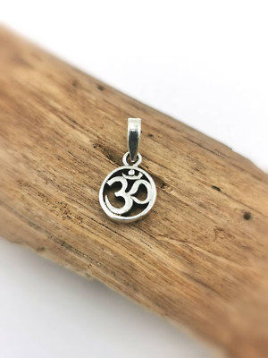 Kleiner Om Anhänger 925 Silber mit Kette