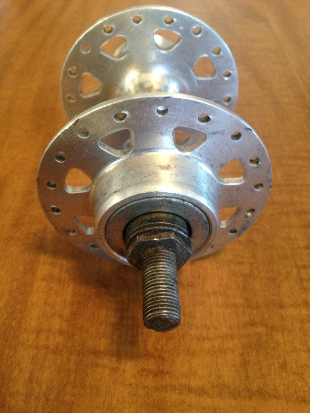 SCHWINN APPROVED 36 HOLE REAR HUB AND AXLE - 1974 - (JAPAN) - LeTOUR - BAG (LT3)