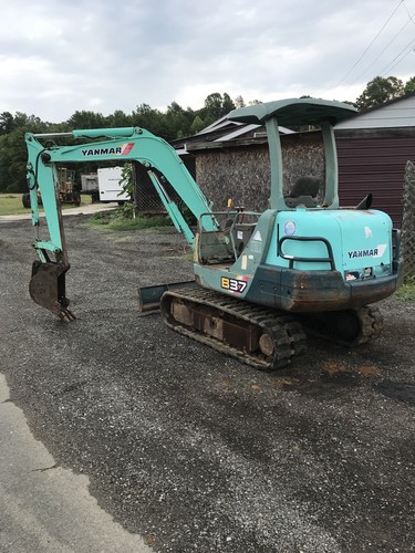 Yanmar B37 Mini Excavator (2165 Hours)