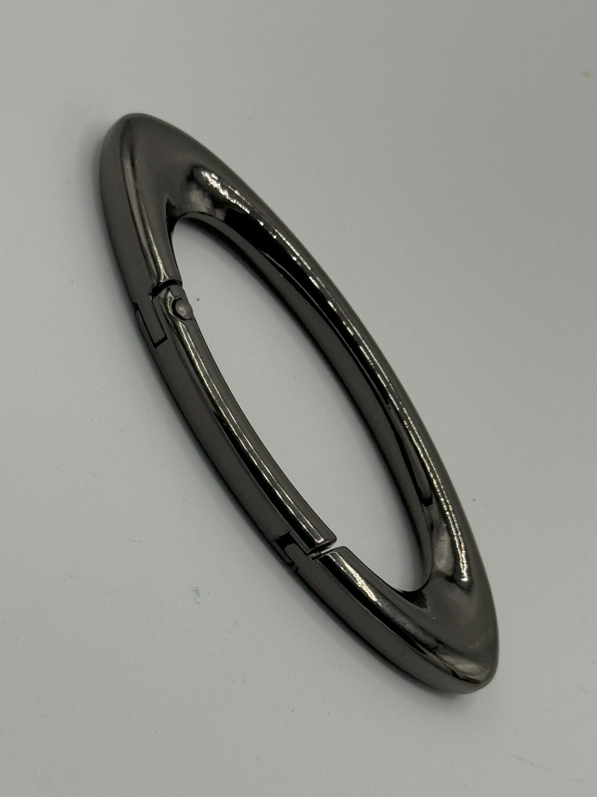 OAKLEY CHROME SILVER VINTAGE ELLIPSE CARABINER METAL KEYCHAIN ICON