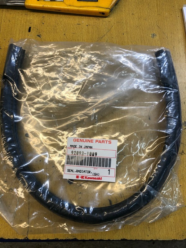Caoutchouc Radiateur  Kawasaki 92093-1089 Zn 1300 A1 A6 1984 1988 Voyager
