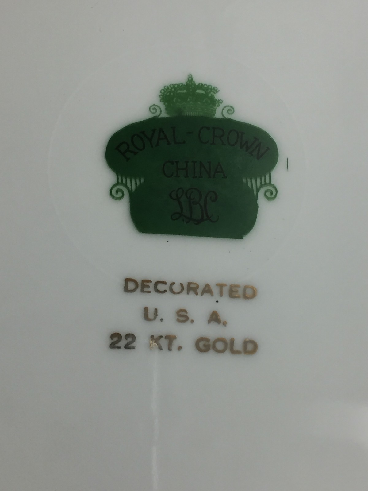 Royal-Crown China 11 Inch 22 KT. Gold Decorated Collectors Plate Colonial Scene