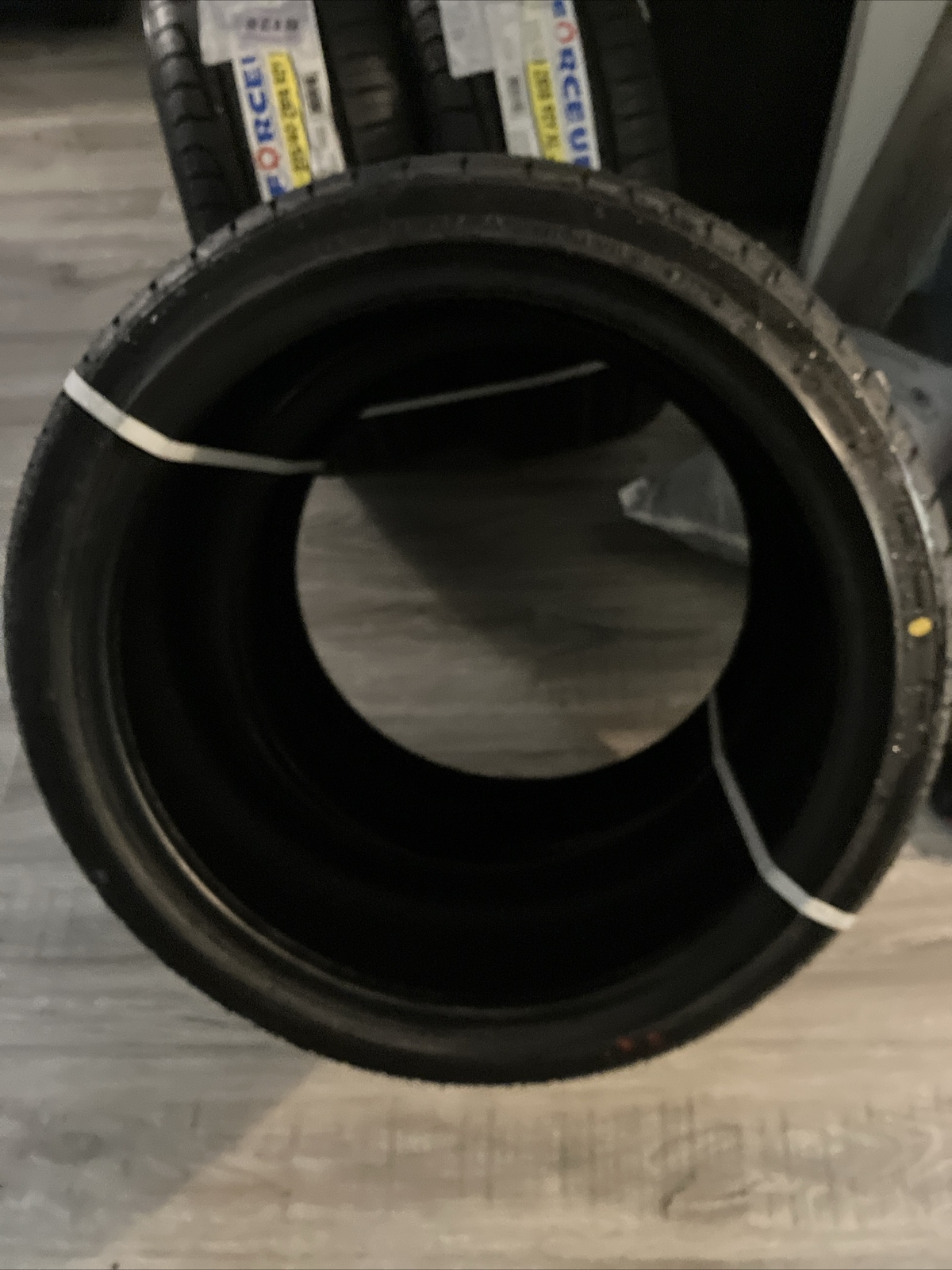 ☆ 山アリ Force ULTRA RACING 225/40ZR18