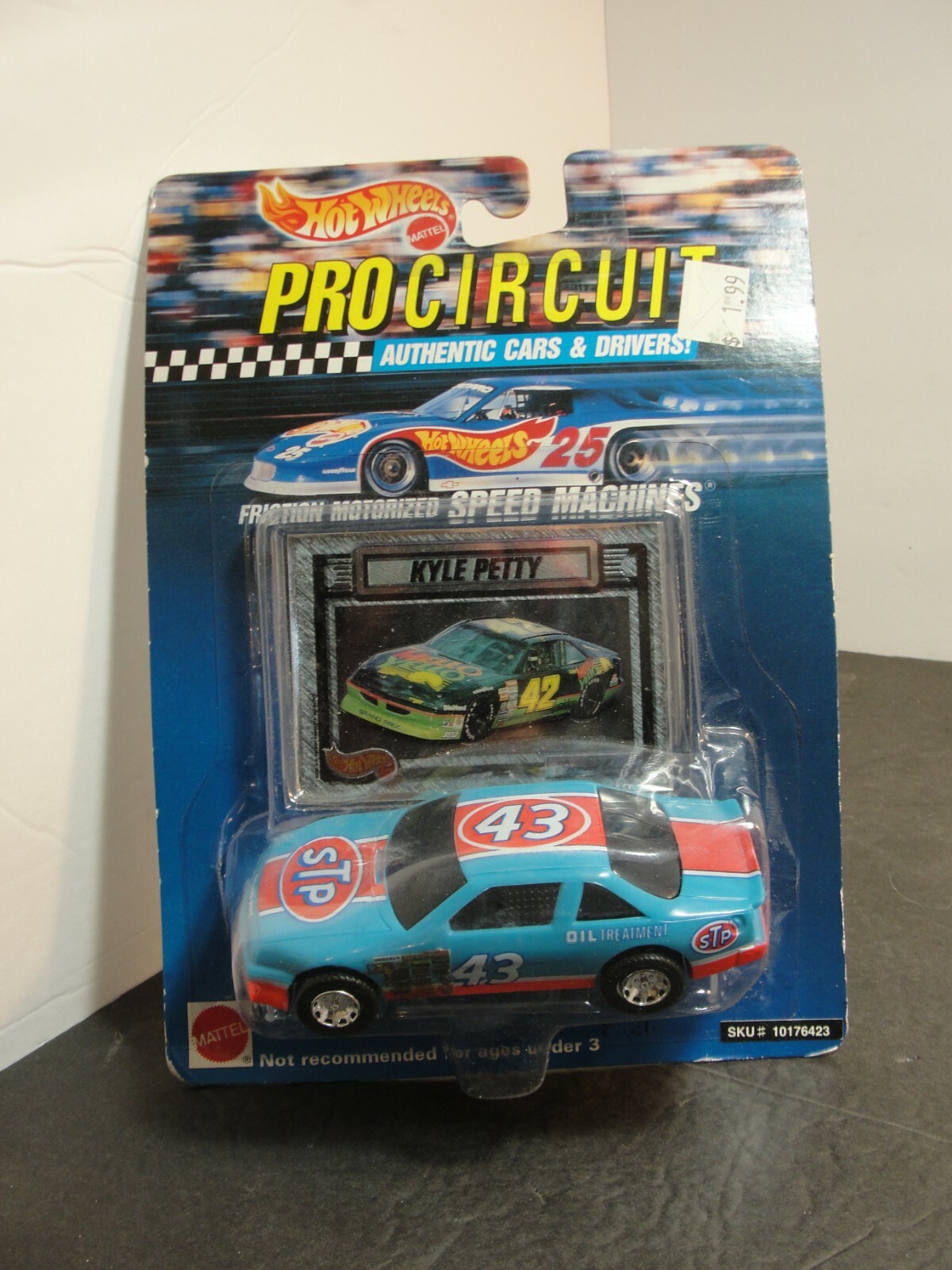 Hot Wheels Pro Circuit Richard Petty STP Pontiac 43 on card