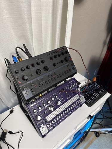 Behringer Crave Spice Edge TD-3 RD-6 2 Tier Desktop Synth Behringer Crave Spice Edge TD-3 RD-6 2 Tier Desktop Synth