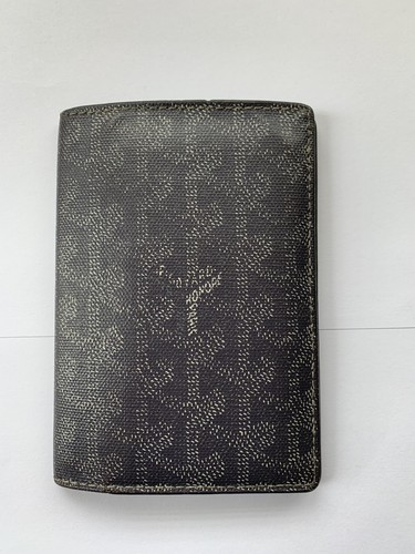 Goyard Wallet and Passport Holder. Gray. AUTHENTIC