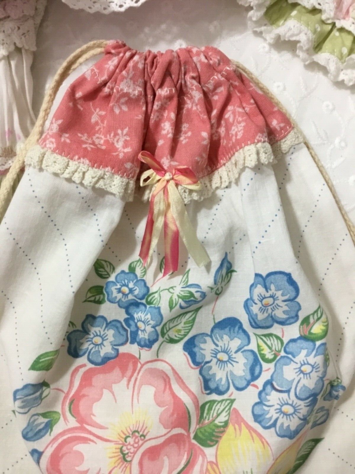 PRETTY HM Pouch Vintage 1940’s (do the math) “cheater” quilt print Grt Colors!