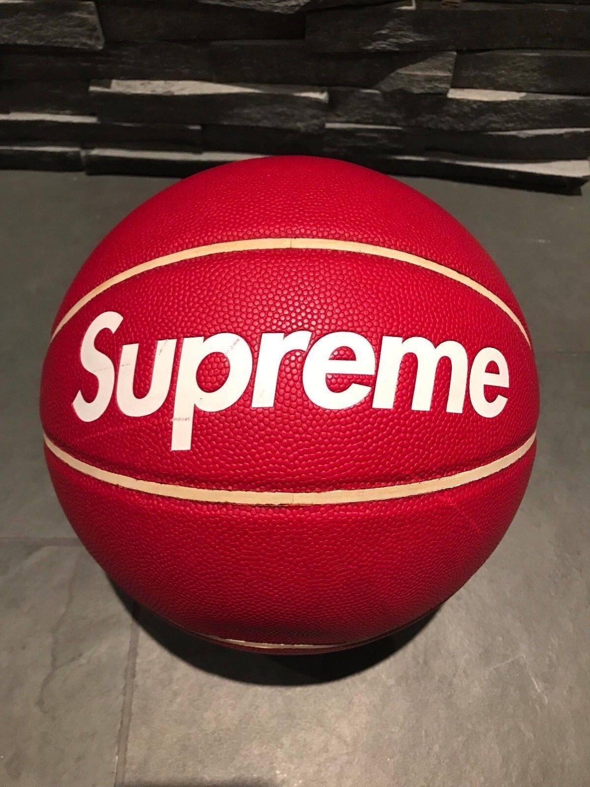 ULTRA RARE Supreme x Spalding Basketball 1/70 1996 EACH ONE ULTRA RARE Supreme x Spalding Basketball 1/70 1996 EACH ONE