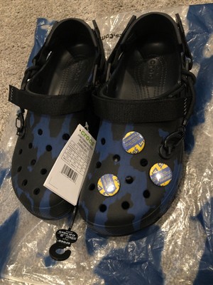 black crocs with jibbitz