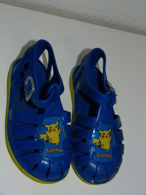 Kinder Badeschuhe blau Pokemon Picatchu Gr. 2425 Kinder Badeschuhe blau Pokemon Picatchu Gr. 2425
