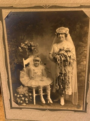 SPRAUER'S JASPER IN PHOTOGRAPH ANTIQUE VICTORIAN LADY CHILD WEDDING 8