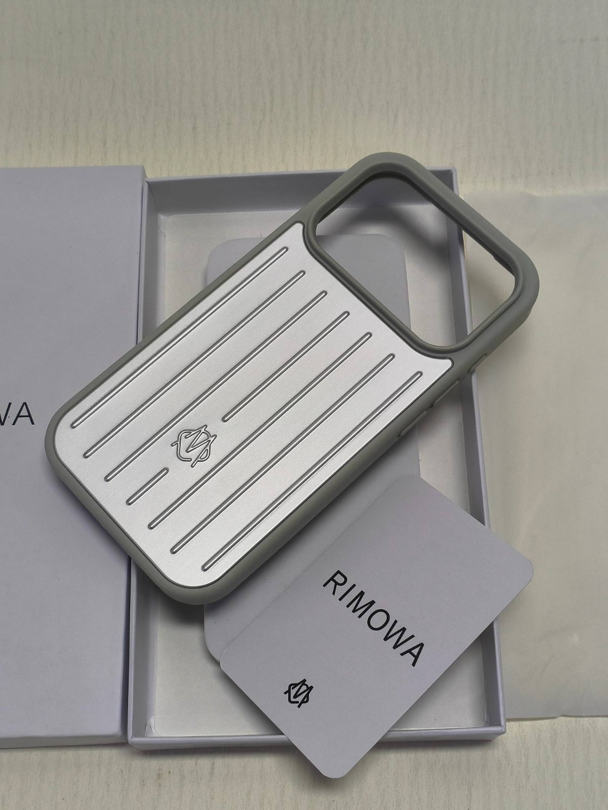 新品 未使用 RIMOWA iPhone 17proMax ケース グレー Polycarbonate iPhone 17 Pro Max MagSafe compatible Case | Slate