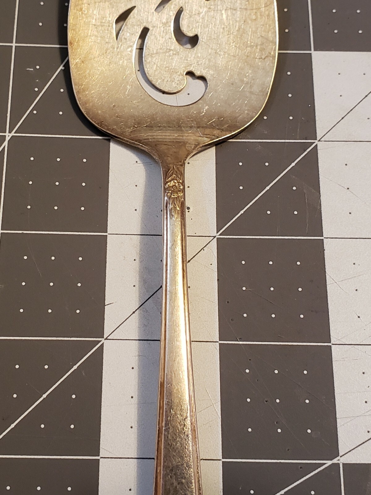 Vintage W.M Rogers Pie Cake Server Flatware Silverware Kitchen Utensil