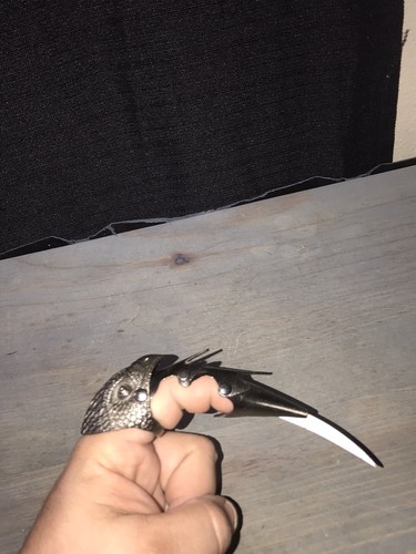 Reaver Eagle Claw Finger Blade Knife Glove