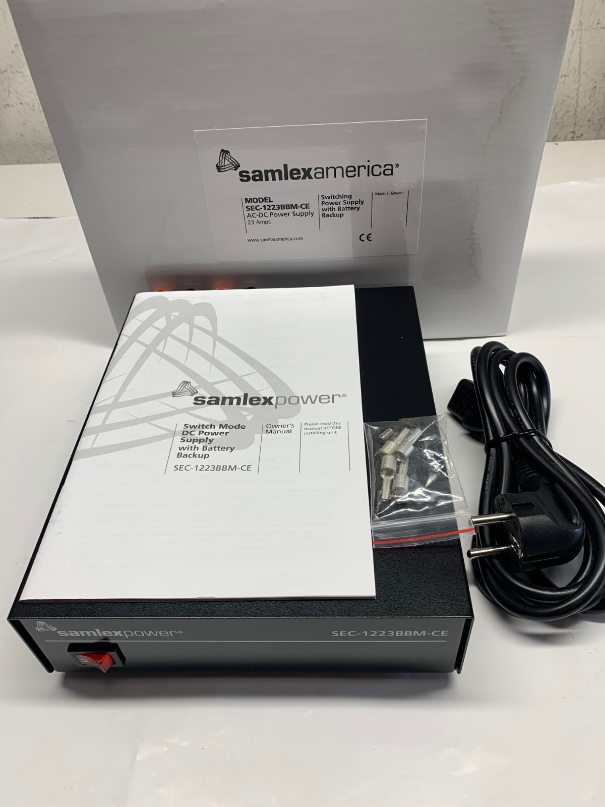 Samlex SEC-1223BBM CE Desktop Switching Power Supply w/battery Backup 230VAC