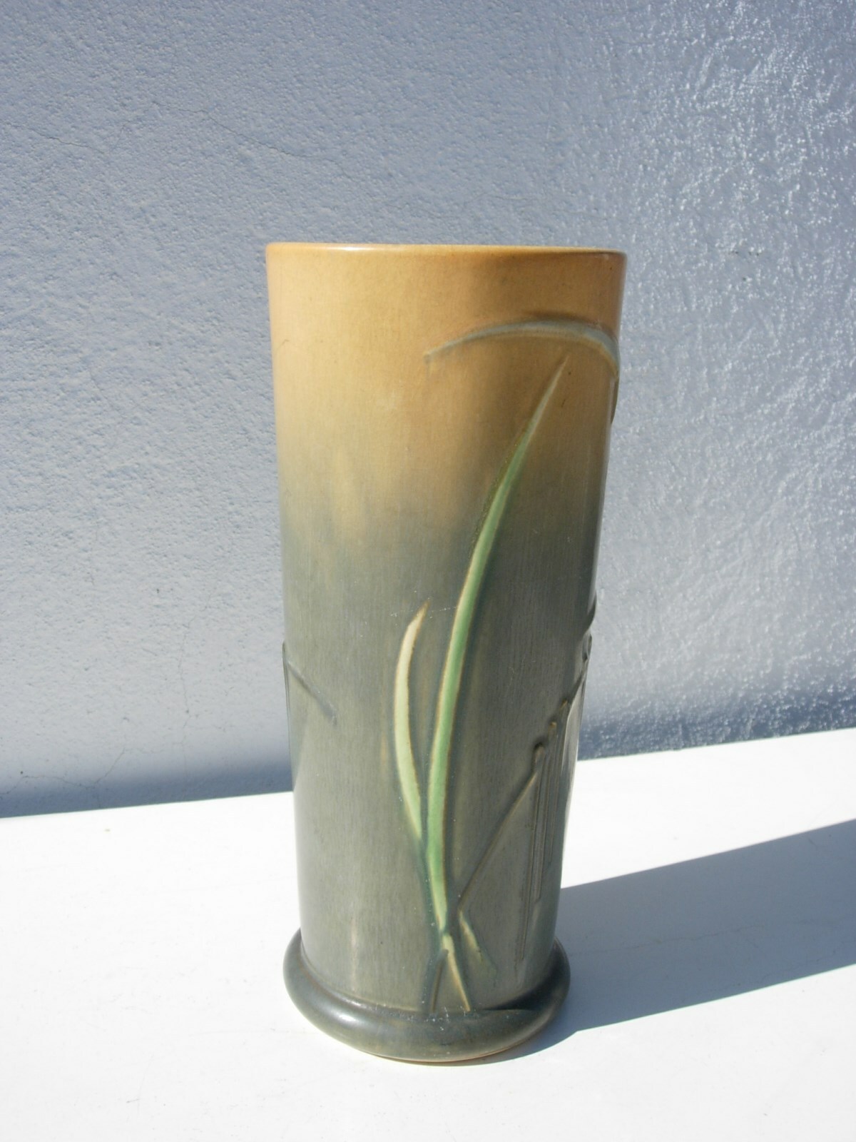 Roseville Futura Seagull Art Pottery Vase # 408-10