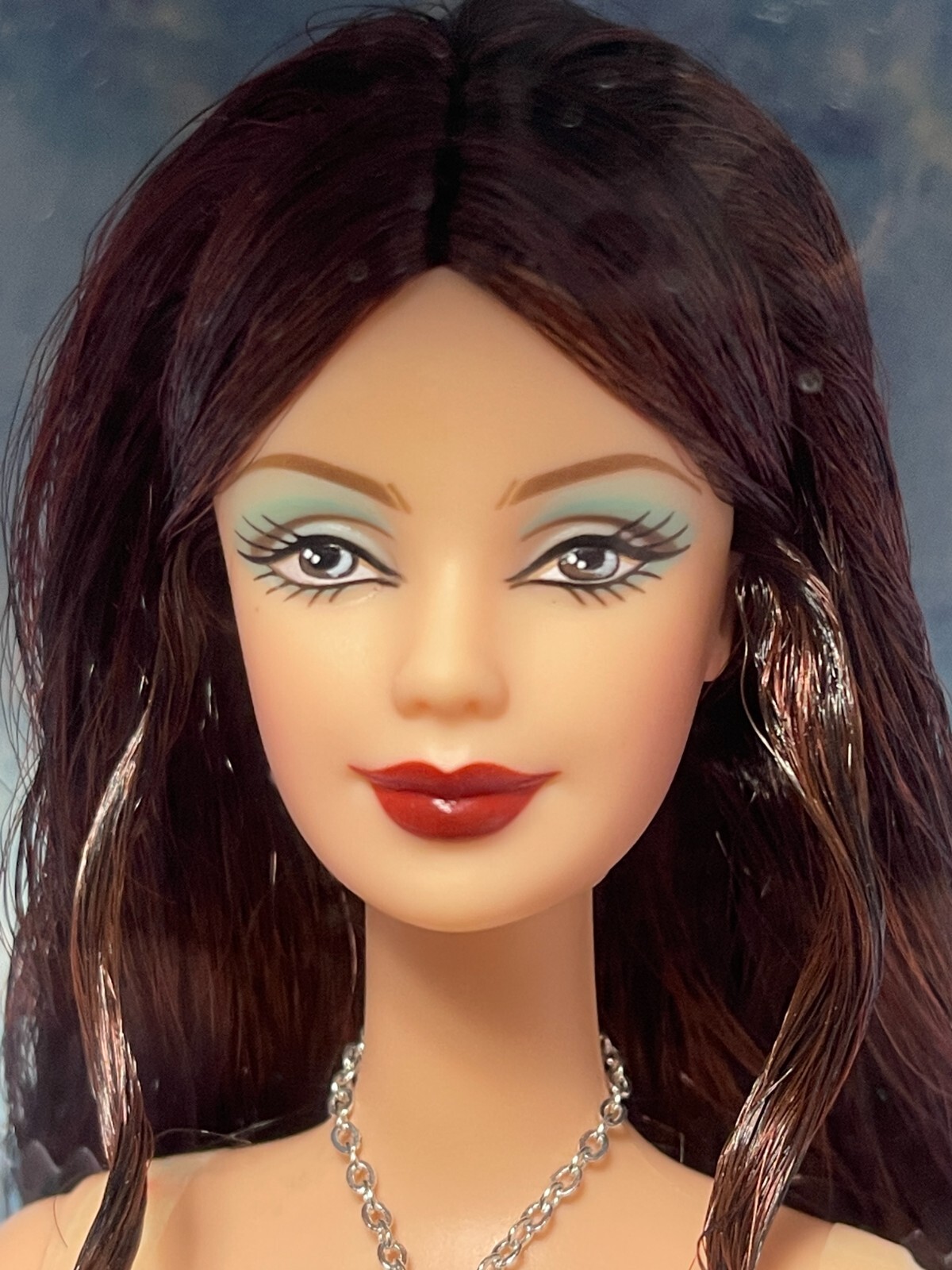 BIRTHSTONE BARBIE B3413 - MAY EMERALD - BRUNETTE - 2002 BIRTHSTONE BARBIE B3413 - MAY EMERALD - BRUNETTE - 2002