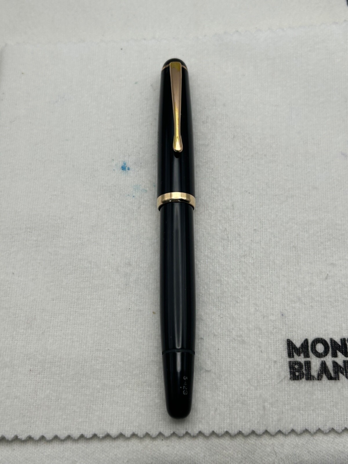 Vintage Montblanc 342G Fountain Pen with 14C Broad Nib-VG Vintage Montblanc 342G Fountain Pen with 14C Broad Nib-VG