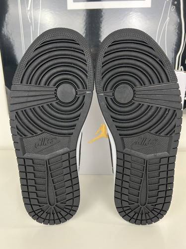 Pre-owned Jordan Wmns Air  1 Mid Grey Fog Bq6472-015 Women's Size 7.5 / Men's Size 6 In White