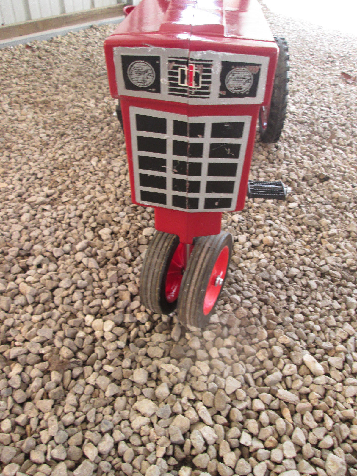 Vintage International Pedal Tractor Model 404 with Wagon