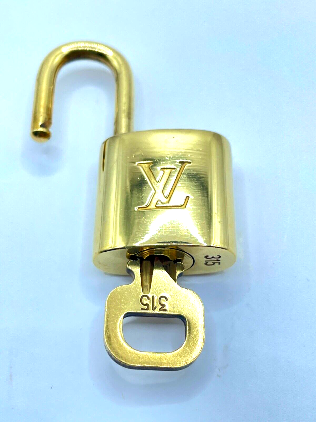 アクセサリー LV Chrome gold color padlock key new LOUIS VUITTON PadLock Lock & Key Brass Gold Authentic Number