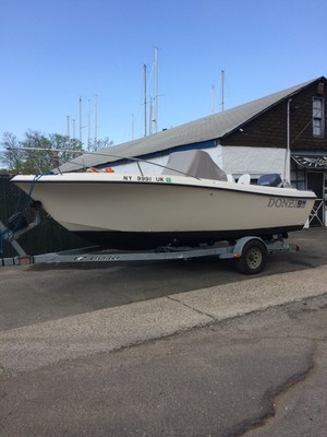 Donzi center console boat fishing boat