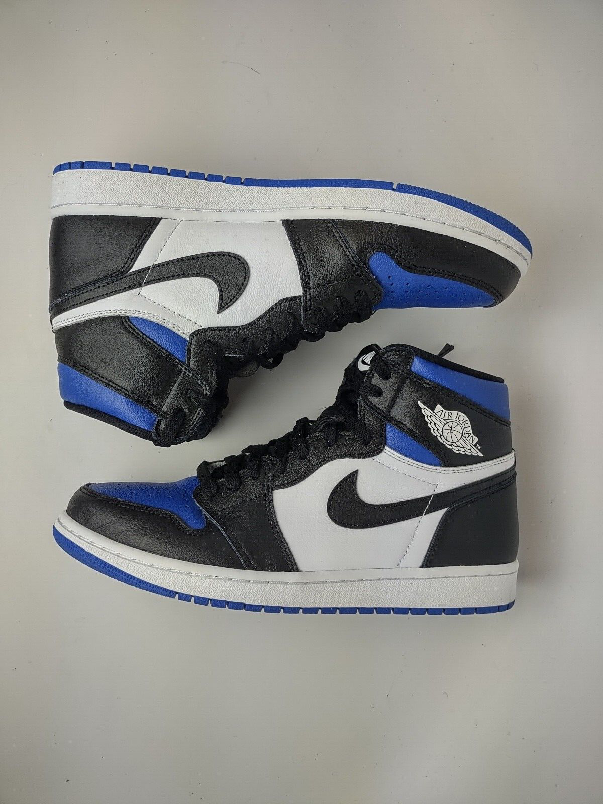 

Мужские кроссовки Nike Air Jordan 1 Retro High OG Royal Toe Blue White Black 555088-041 10,5, Синий, Nike Air Jordan 1