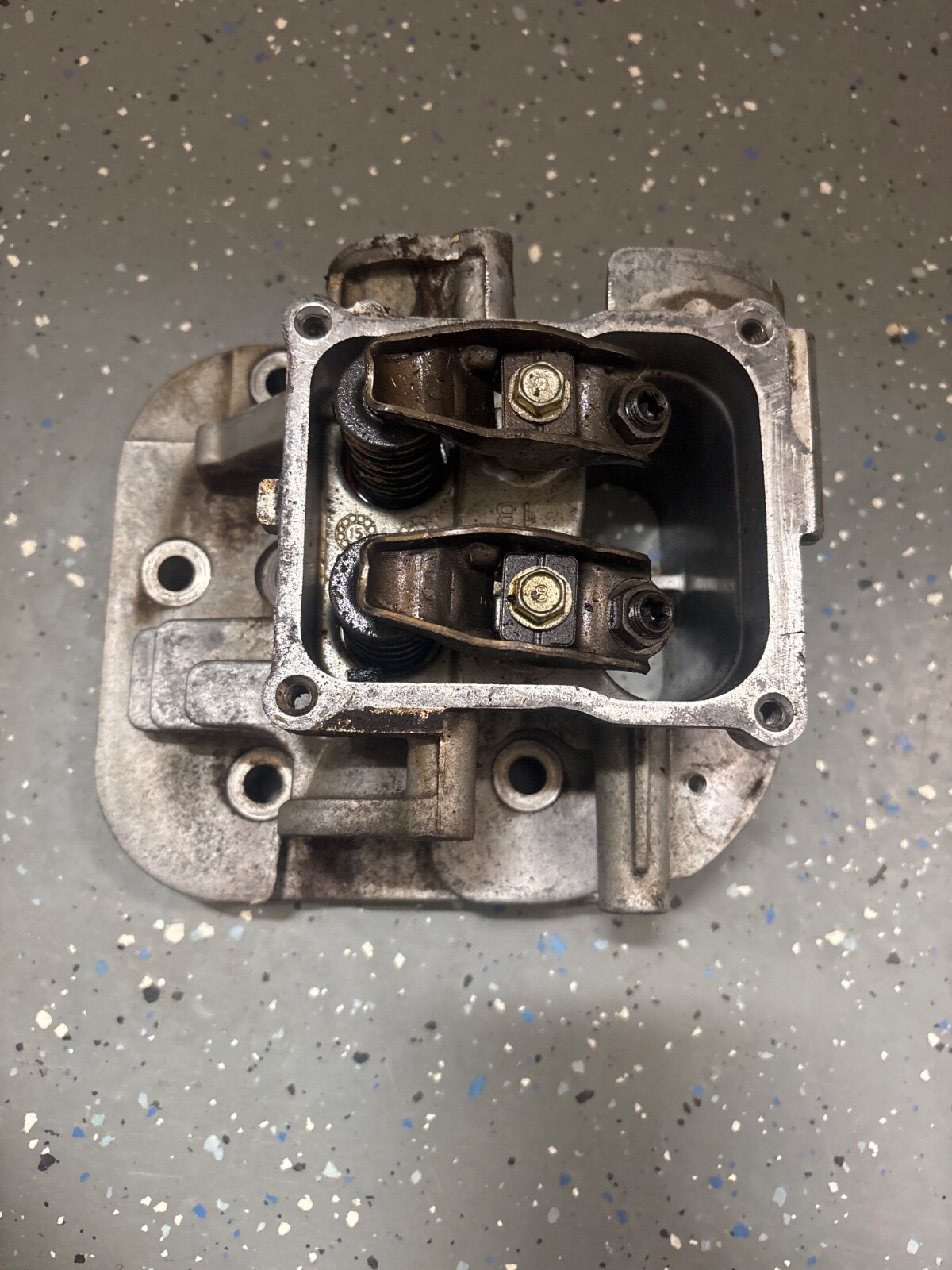 USED Genuine OEM Briggs & Stratton 84010829 Cylinder Head