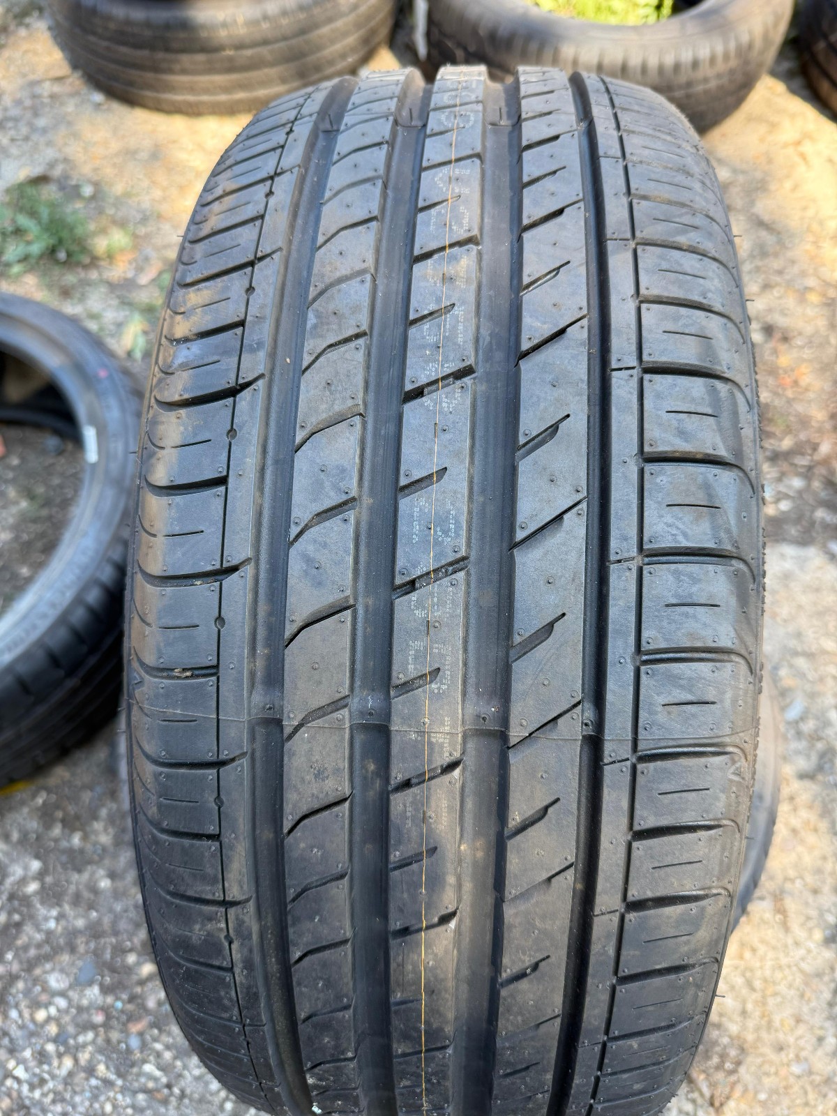 New 215 40 18 Nexen, Nfera SU1, XL, 89Y, x1 Tyre (F1_tyres) YD154