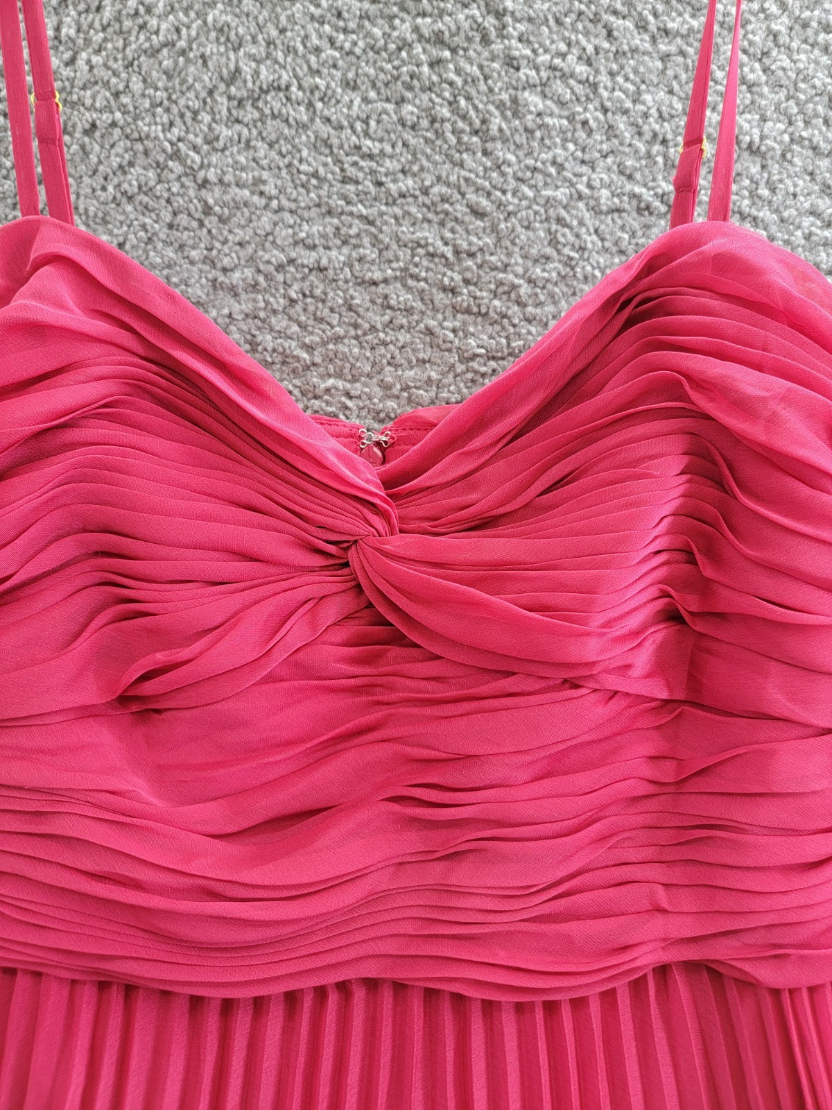 AQUA Pleated Chiffon Gown Women's 12 Red Solid Sweetheart Neck Back Zip Closure - Picture 6 of 18