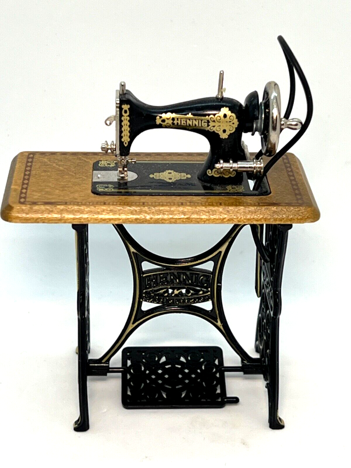 ボードへニッヒ レジスター Bodo hennig 1:12 Vintage Bodo Hennig Sewing Machine Dollhouse Miniature Read