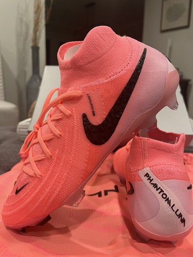 Nike Phantom Luna 2 Brand New size 7.5mens PINK. Can ship
