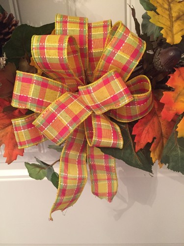 22” Fall Grapevine Wreath, Leaves,pine cones,acorns & Silk Flowers.