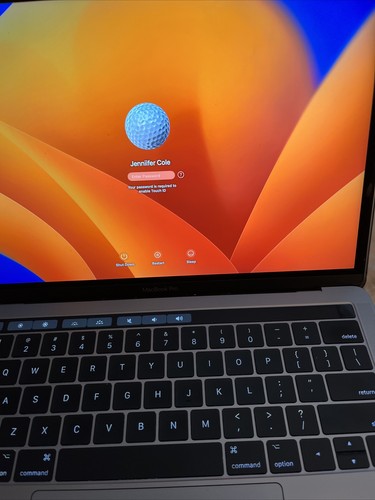 Macbook Pro i7 A1706 13 Inch TouchBar 4.0GHz Turbo 512GB SSD Macbook Pro i7 A1706 13 Inch TouchBar 4.0GHz Turbo 512GB SSD