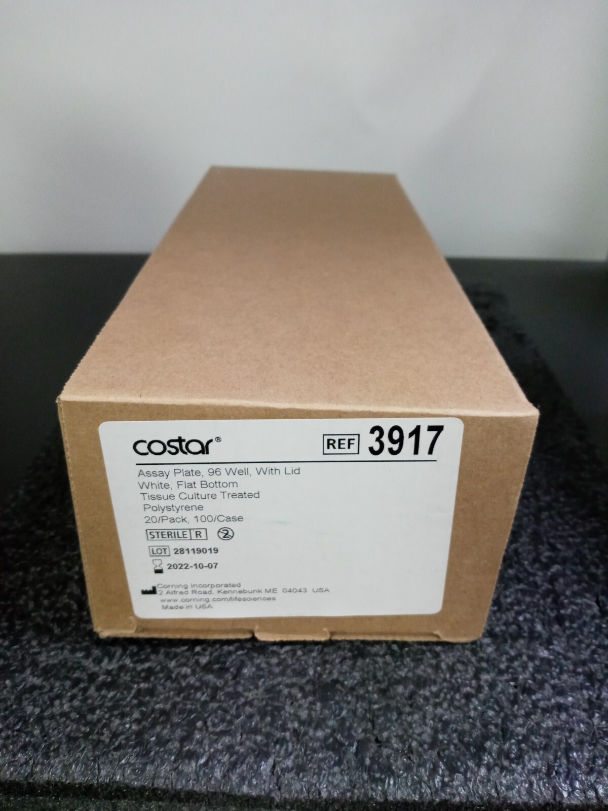 CORNING COSTAR 3917 Assay Plate 96 Well with Lid Flat Bottom