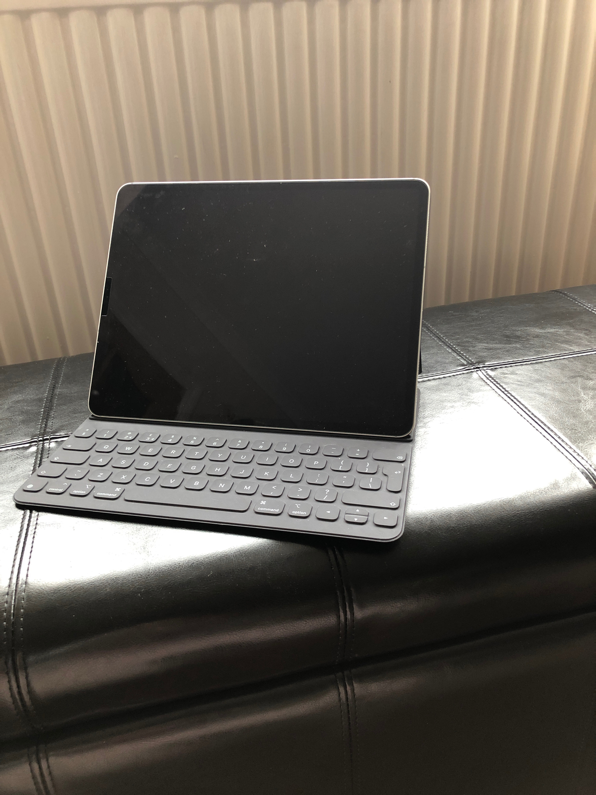 Apple A2039 Smart Keyboard Folio for 12.9