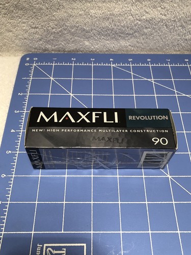 Max Fli | Revolution | Sleeve Of 3 Golf Balls