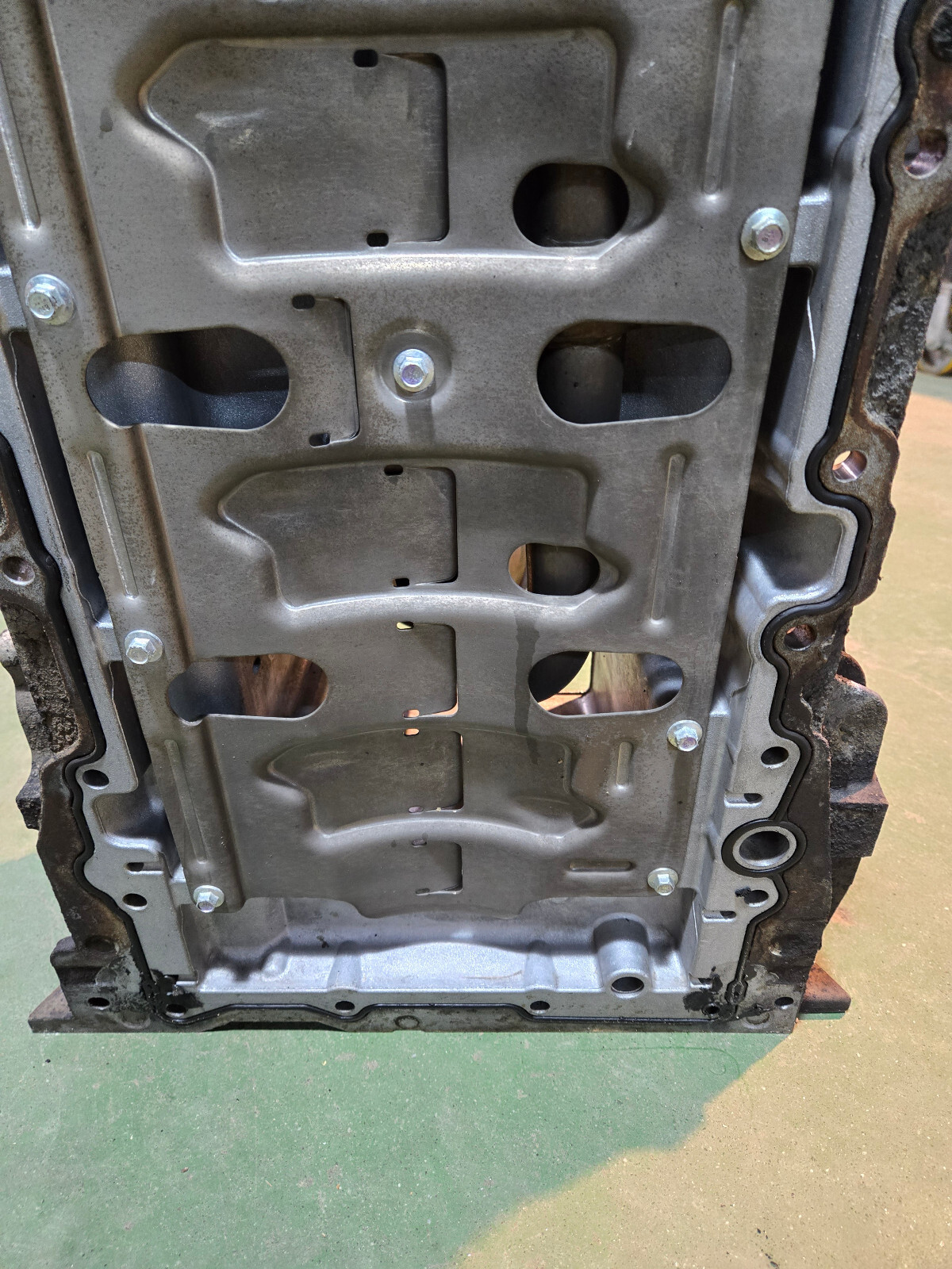 6.7L Powerstroke Upper Oil Pan bc3q-6675-eg bc3q-6676-fa - Picture 4 of 12