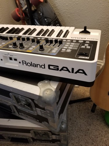 Roland GAIA SH-01 Keyboard Synthesizer