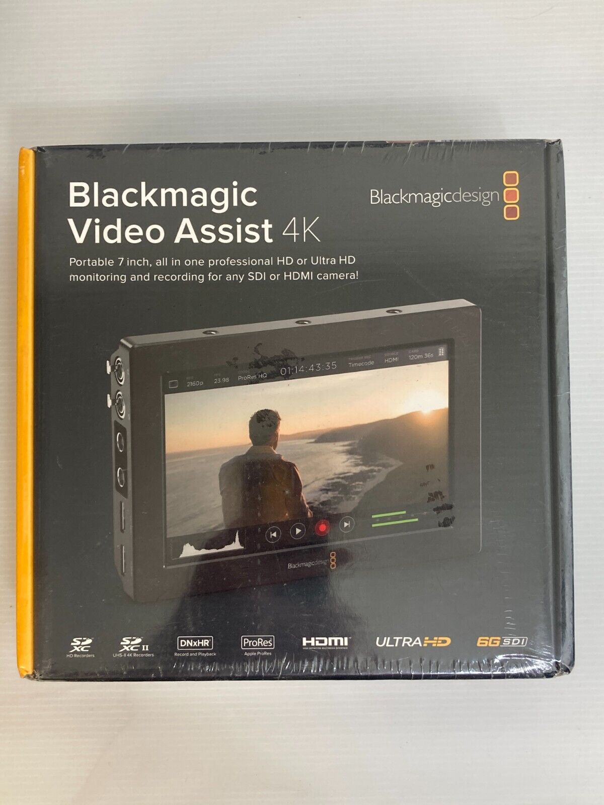 Blackmagic Design Video Assist 4K 7 inch HD Monitor Ultra Blackmagic Design Video Assist 4K 7 inch HD Monitor Ultra