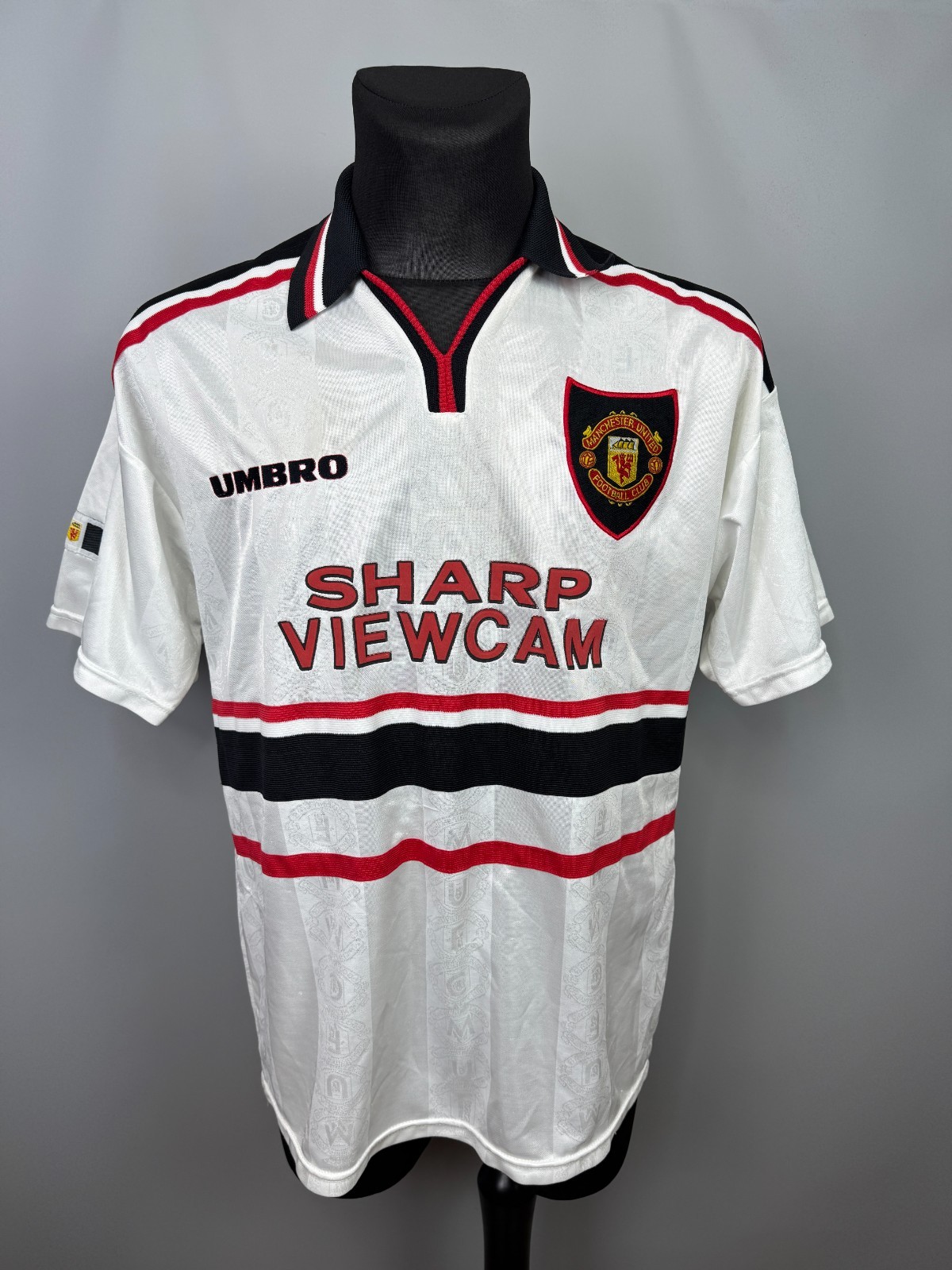 マンチェスター・ユナイテッド ジュニアシャツ Away1999-00 UMBRO s-l400.jpg