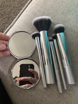 Real Techniques Brush And Mirror Set 